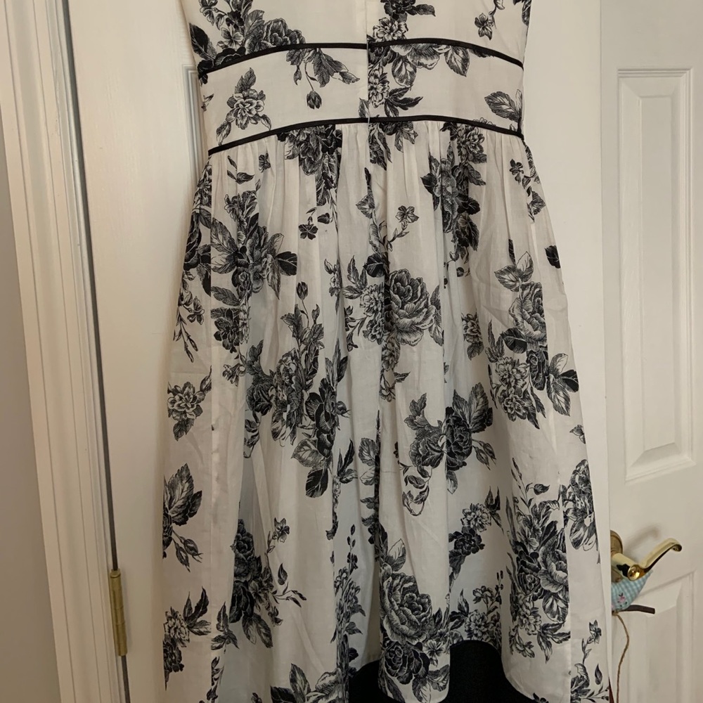 Dress - Picture 5 of 6
